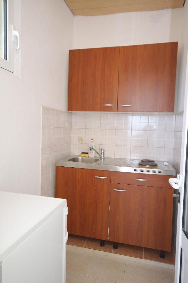 Apartments And Rooms With Parking Space Brela, Makarska - 6895 Exterior photo